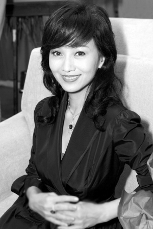 赵雅芝因手链和丈夫定情 坦言喜欢设计珠宝(图)