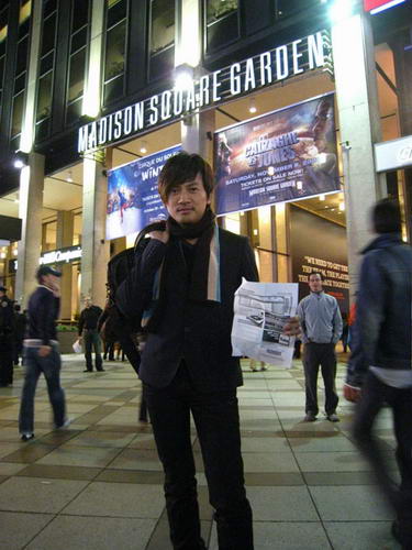 苏有朋低调现身纽约 观看麦当娜美国首场演唱会