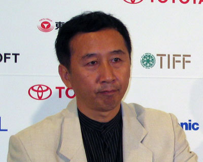 “环保大使”冯小宁 用电影敲响地球环境警钟