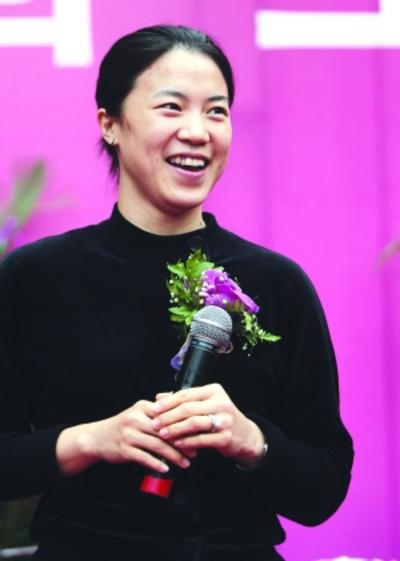 王楠婚后公开亮相 婚后生活直称“好”(图)