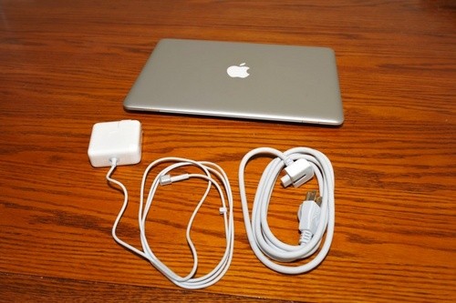 全球最薄 苹果新MacBook Air本真机曝光 全球最薄 苹果新MacBook Air本真机曝光