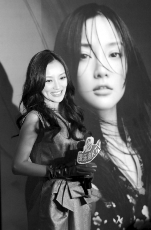 歌坛新秀齐发片 李小璐展东方美邵雨涵唱红楼