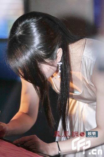 郭晶晶代言签名女皇弯腰跳水初中隐现变吸金文胸评价英语考试图片
