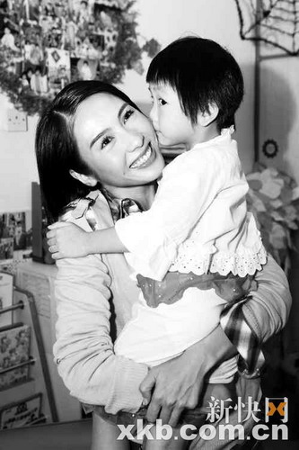 胞弟康复黎姿待嫁 秘订婚纱选中李嘉欣设计师