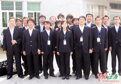 史上最牛的大专女生问鼎多家跨国公司(组图)-最牛