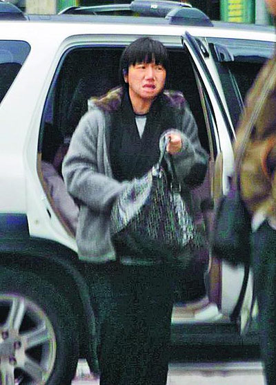 陶晶莹倒数阵痛老公女儿跟班赏古董做胎教(图)
