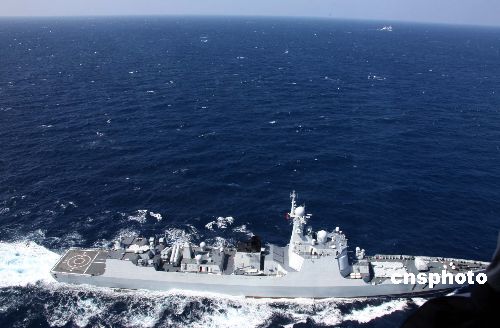 中国军舰编队预计今日抵任务区 护航任务将展开 中国军舰编队预计今日抵任务区 护航任务将展开