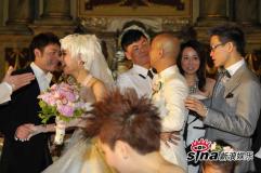 张卫健张茜马尼拉大婚十年恋爱终成正果(组图)