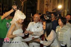 张卫健张茜马尼拉大婚十年恋爱终成正果(组图)