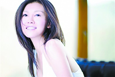 冯女郎趁热打铁 《非诚勿扰》女秘书进歌坛-