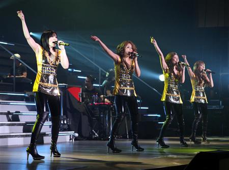 MAX组合8年再开演唱会MINA复出首度公演(图)