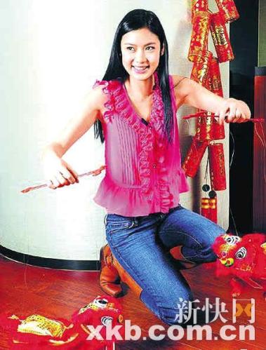 乐基儿称年后与黎明同居 搬入男友新购别墅
