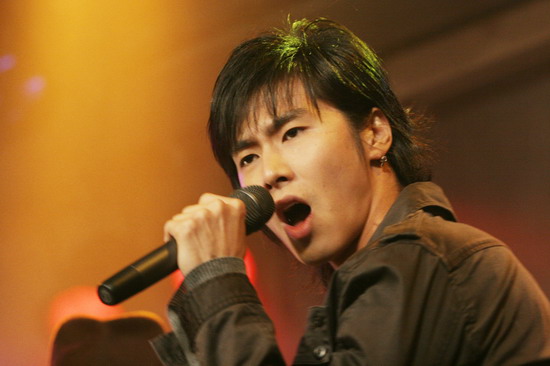 东方神起献艺《舞吧!昴》亲自创作主题曲(图)