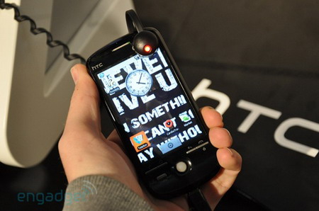 四月上市 HTC G2全黑版真机亮相