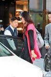 李嘉欣许晋亨购物试衣命令店员守门口(组图)