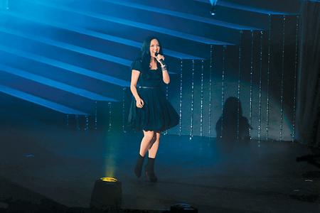 卫兰亮相刘家昌演唱会 大刘捧场“扶正”吕丽君