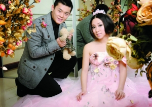 “丫蛋”毛毛证实下月出嫁 首度公布婚纱照(图)