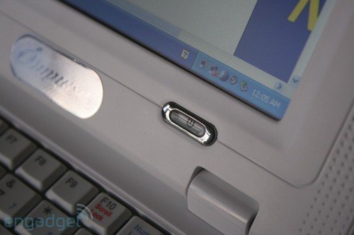 仅900元 全球最便宜笔记本实机(组图)