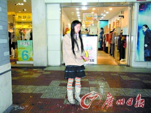 年轻女子为泄愤在街头捅死11岁小学生(图)