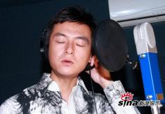 朱雨辰为“青春”录单曲佟大为曝背后故事(图)