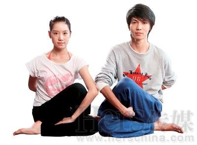 双人瑜伽 夫妻激情瘦身妙招