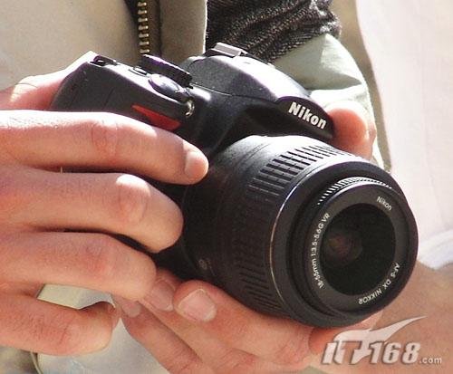 对抗EOS 500D!尼康D65多张谍照大曝光