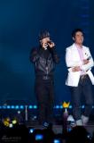 组图:东方神起李志勋等韩星聚首开演唱会