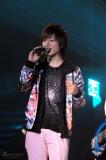 组图:东方神起李志勋等韩星聚首开演唱会