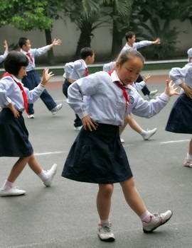 成都发明全国首套小学国学操(组图)