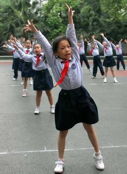 成都发明全国首套小学国学操(组图)