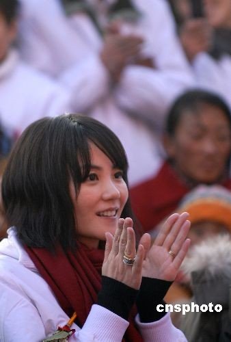 李亚鹏暗示王菲将复出 称可以轮流带小孩