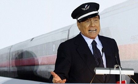 钦点4美女参选欧洲议员 贝卢斯科尼率外长防长