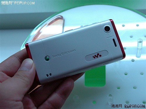 音乐天使 索尼爱立信W595跌破1800元