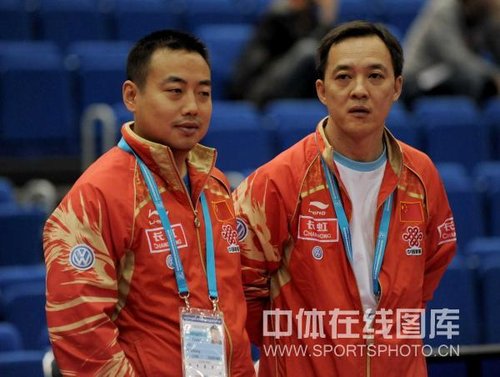 国乒首次适应场地 刘国梁带病督战马琳进状态