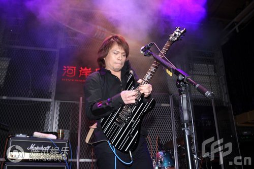 伍佰6月举行摇滚饕餮之夜 上海叫板“纵贯线”