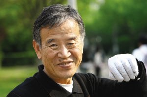 66岁韩国老人周游56个国家捡57年垃圾(组图)