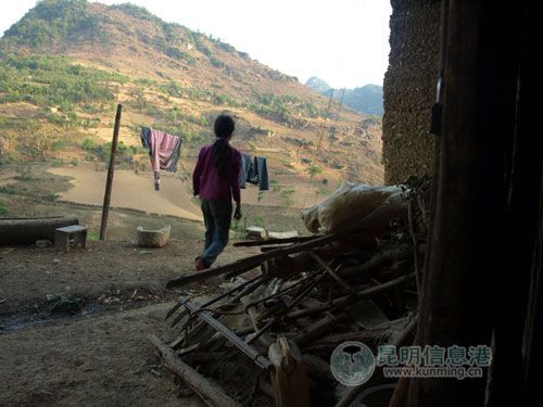 揭秘广南贩婴家族 地荒人懒死盯娃娃生意(图)