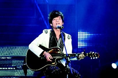 陈楚生解约案再度延后 天娱索赔追加到2700万