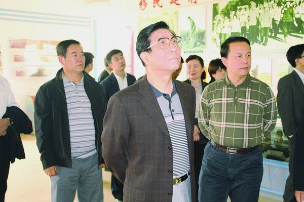 柴松岳,宋长瑞等出席汇报会杨信主持会议并作汇报