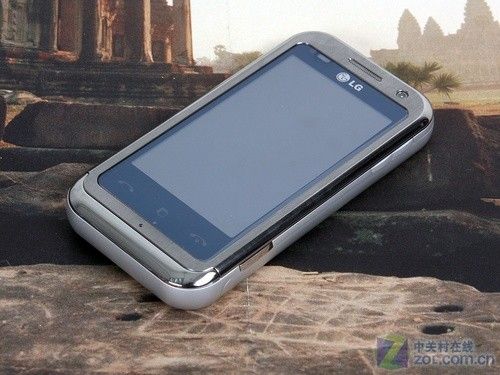 施耐德拍照杜比音效 LG KM900再降100元