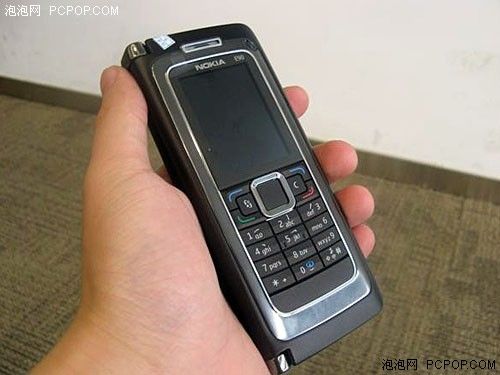 智能旗舰价格超值 诺基亚E90跌至2580元