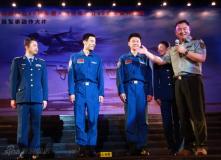 电影《歼十出击》开机黄奕等主演戎装现身(图)