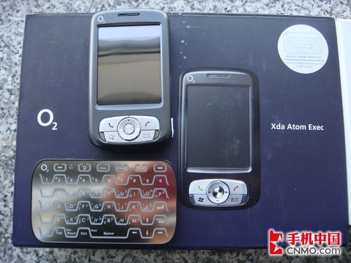 带蓝牙键盘02 XDA Atom Exec到货京城