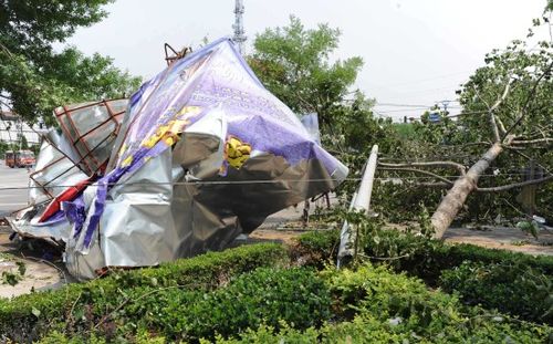 河南商丘及开封风雹灾害造成20人死亡(组图)