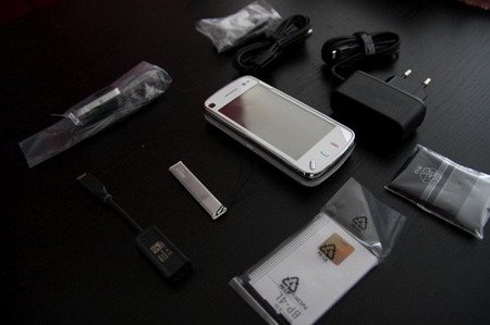机皇莅临 诺基亚N97开箱照抢先看