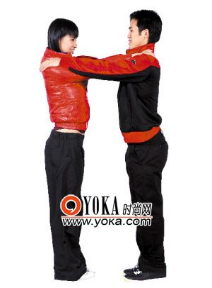 情侣健身操 享"瘦"甜蜜运动