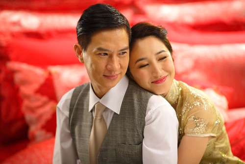 张家辉夫妇代言寝饰赚百万深情对望频笑场(图)