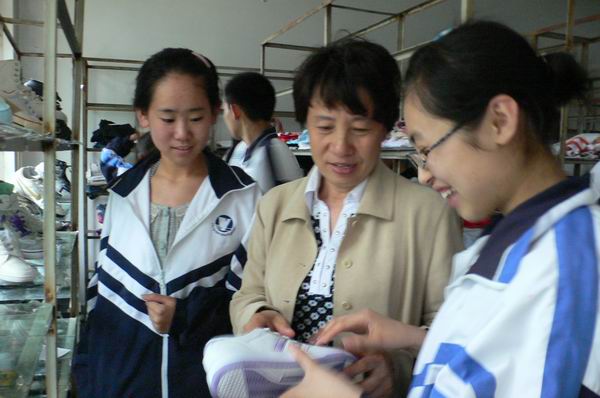 实验中学开展校园惠民行动--齐齐哈尔新闻网