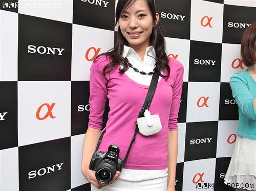 遗憾与惊喜共存 索尼两款新单反上市