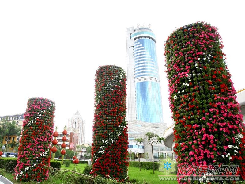 9米高大型花柱景观落户